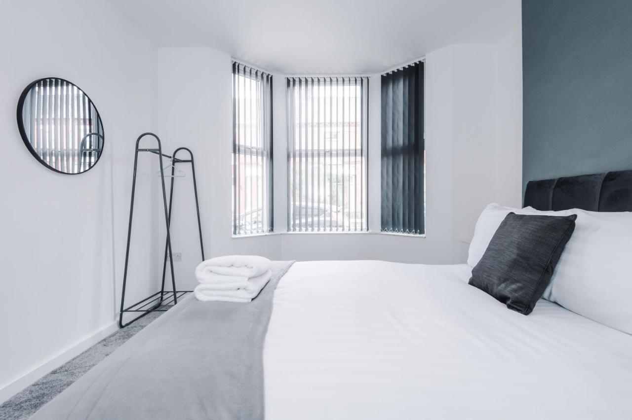 Cosy 3 Bed 3 Bath House - Central Liverpool -Self Check-In & Free Parking! Villa Exterior photo